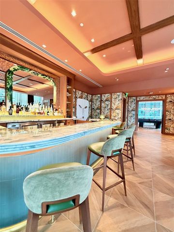 77 SE 5th St 1608, Miami, FL 33131