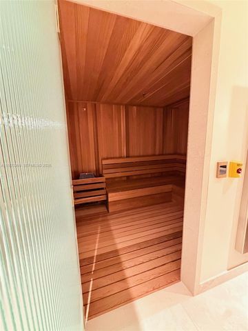 77 SE 5th St 1608, Miami, FL 33131