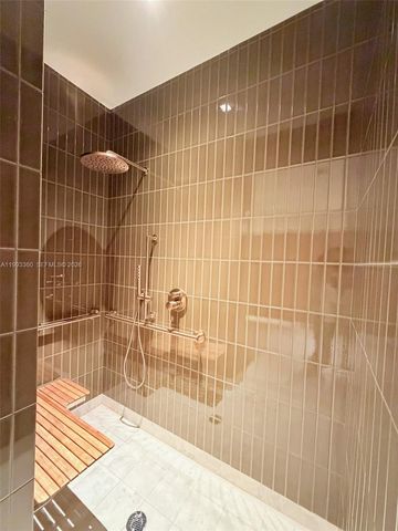 77 SE 5th St 1608, Miami, FL 33131