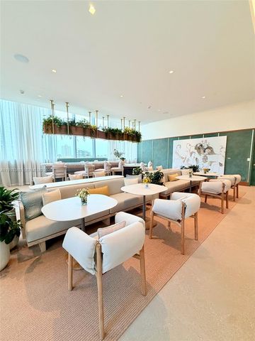 77 SE 5th St 1608, Miami, FL 33131