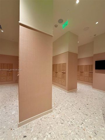 77 SE 5th St 1608, Miami, FL 33131