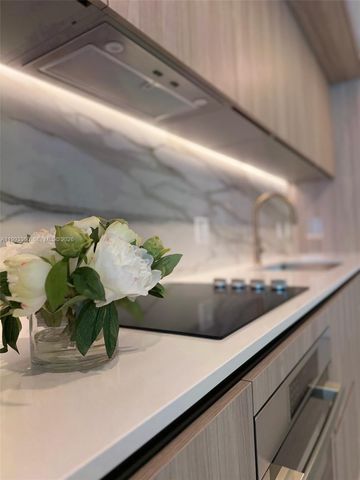 77 SE 5th St 1608, Miami, FL 33131