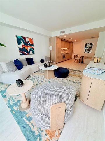 77 SE 5th St 1608, Miami, FL 33131