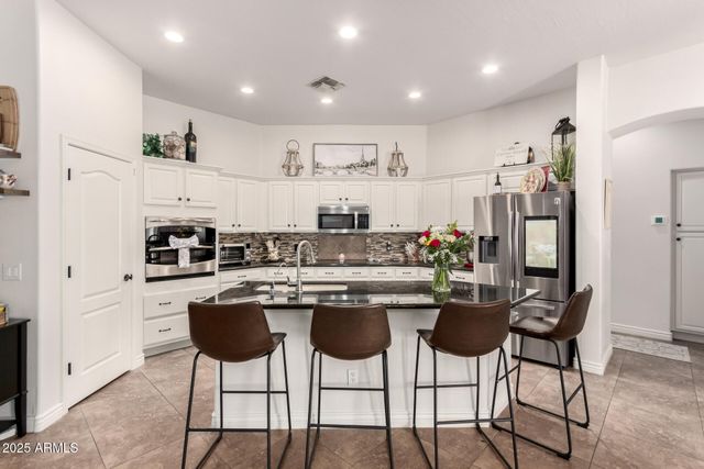 4706 E DES MOINES Street, Mesa, AZ 85205