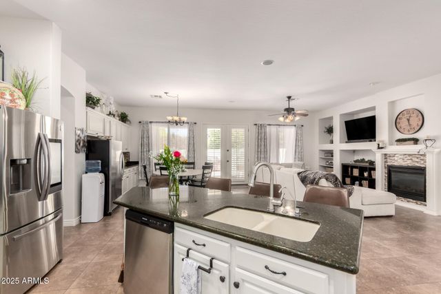 4706 E DES MOINES Street, Mesa, AZ 85205
