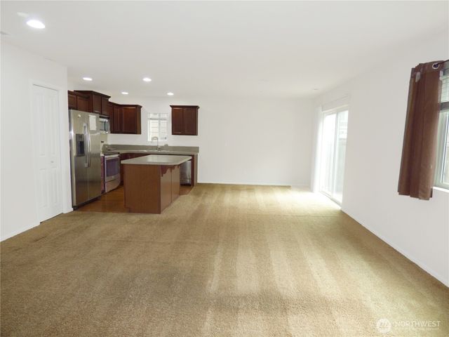 2720 13th Avenue NW, Puyallup, WA 98371