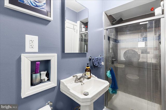 218 SANHICAN DR, Trenton, NJ 08618