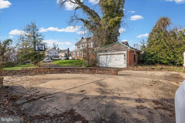 218 SANHICAN DR, Trenton, NJ 08618