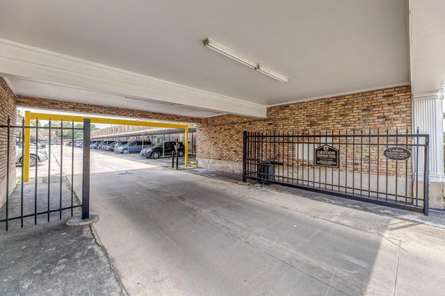 2101 Fountain View Drive 46C, Houston, TX 77057