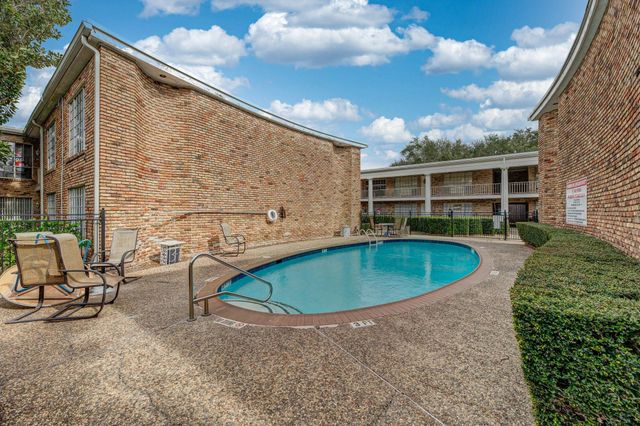 2101 Fountain View Drive 46C, Houston, TX 77057