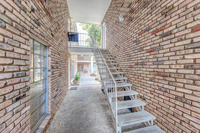 2101 Fountain View Drive 46C, Houston, TX 77057