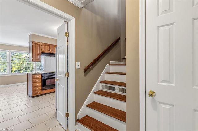 4 Holdsworth Court, Greensboro, NC 27455