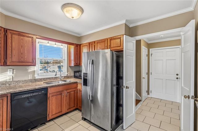 4 Holdsworth Court, Greensboro, NC 27455