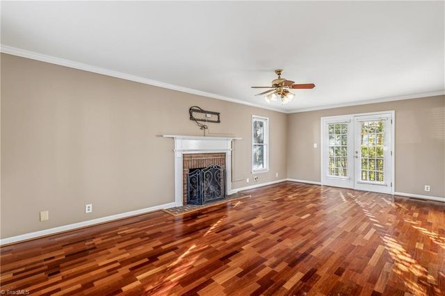 4 Holdsworth Court, Greensboro, NC 27455