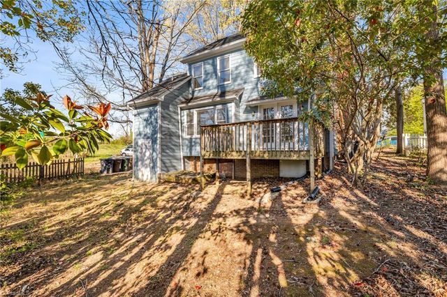 4 Holdsworth Court, Greensboro, NC 27455