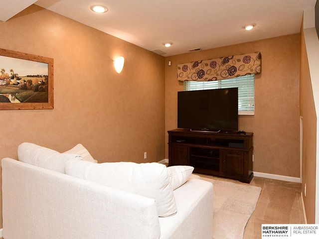 14467 Knudsen Street, Bennington, NE 68007