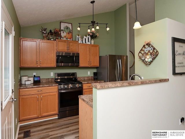 14467 Knudsen Street, Bennington, NE 68007