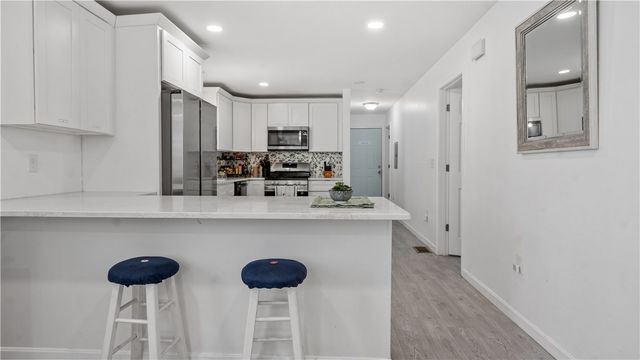 31 Douglas Avenue, Providence, RI 02908
