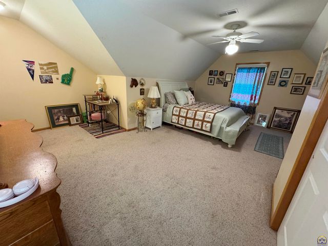 3212 NW River CT, Topeka, KS 66618