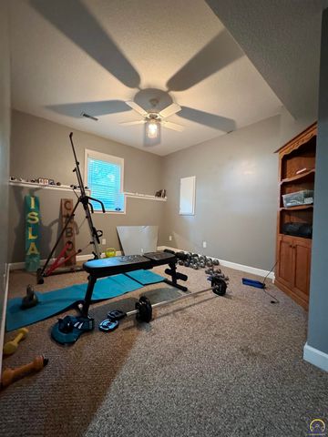 3212 NW River CT, Topeka, KS 66618