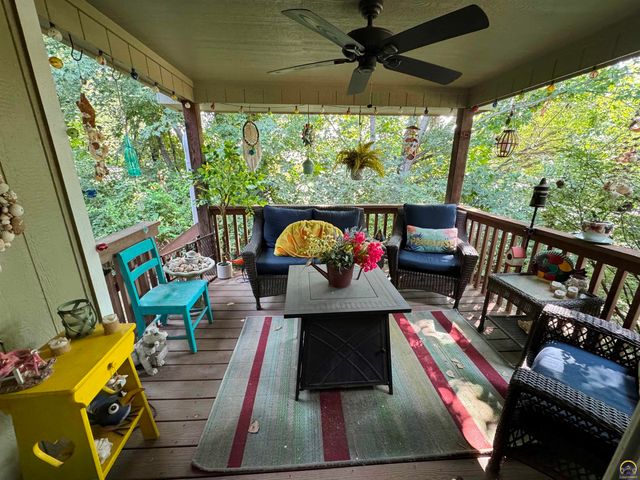 3212 NW River CT, Topeka, KS 66618