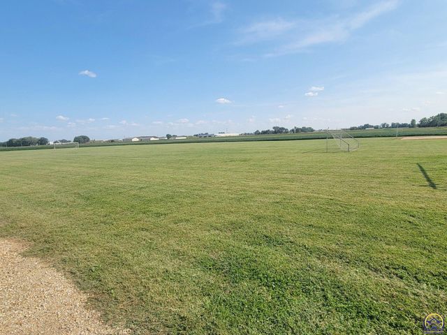 3212 NW River CT, Topeka, KS 66618