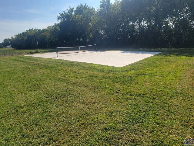 3212 NW River CT, Topeka, KS 66618