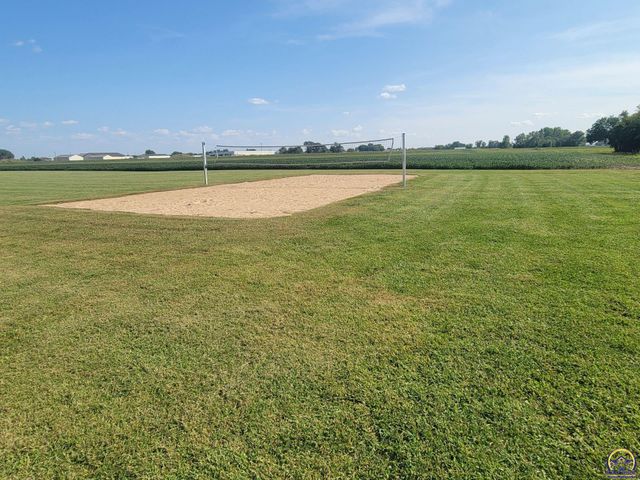 3212 NW River CT, Topeka, KS 66618