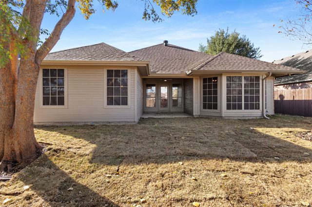 6136 Lochmoor Drive, Fort Worth, TX 76179