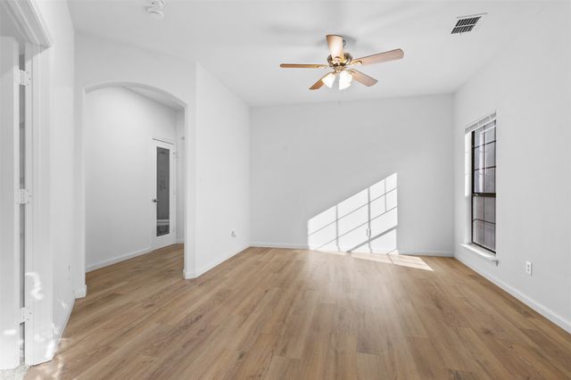 6136 Lochmoor Drive, Fort Worth, TX 76179