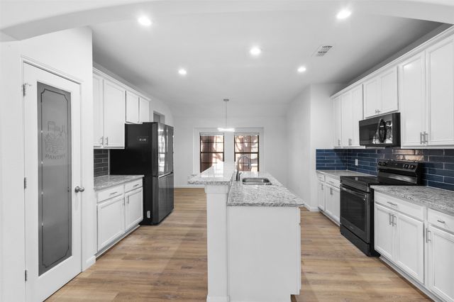 6136 Lochmoor Drive, Fort Worth, TX 76179