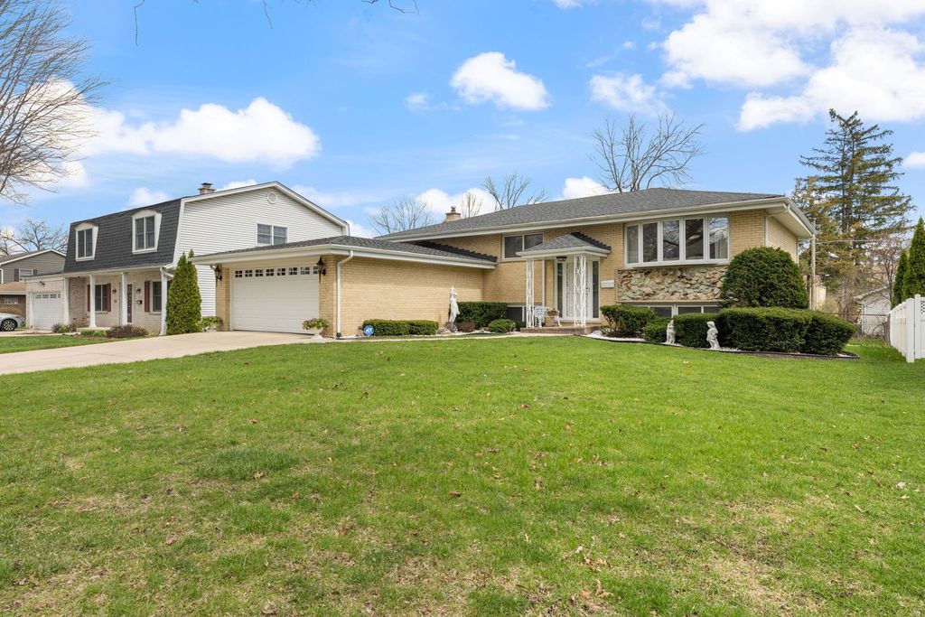 515 N Walnut Street, Itasca, IL 60143