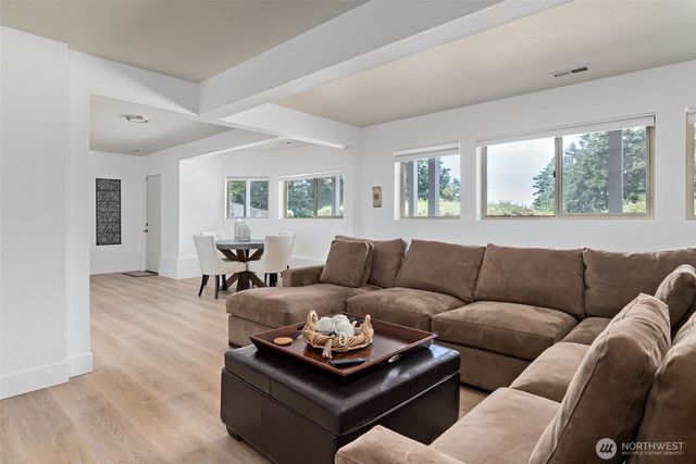 1646 Wind Dancer Place, Coupeville, WA 98239
