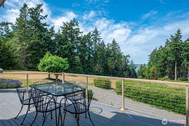 1646 Wind Dancer Place, Coupeville, WA 98239