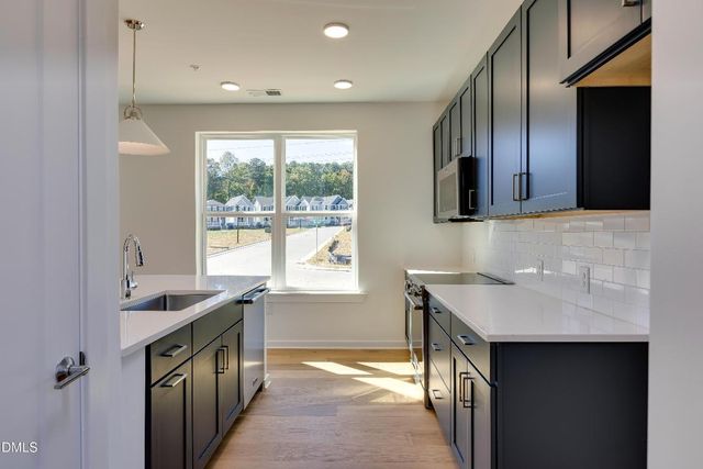 400 Blackwell Drive 101, Chapel Hill, NC 27514