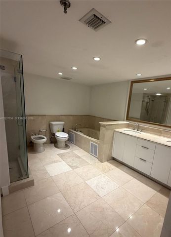 520 Brickell Key Dr A1005, Miami, FL 33131