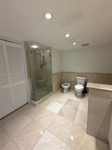 520 Brickell Key Dr A1005, Miami, FL 33131
