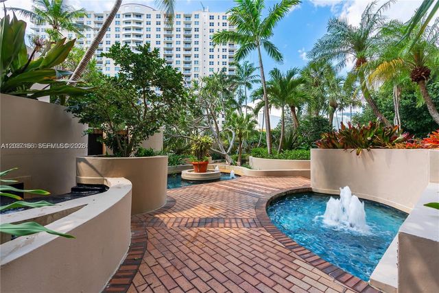 520 Brickell Key Dr A1005, Miami, FL 33131