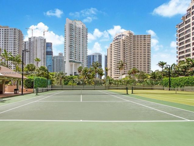 520 Brickell Key Dr A1005, Miami, FL 33131