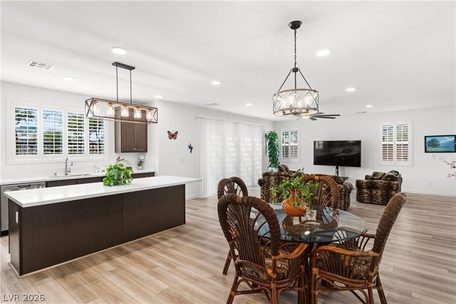 1422 Crimson Sunbird Avenue, North Las Vegas, NV 89084