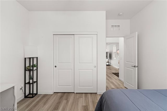 1422 Crimson Sunbird Avenue, North Las Vegas, NV 89084