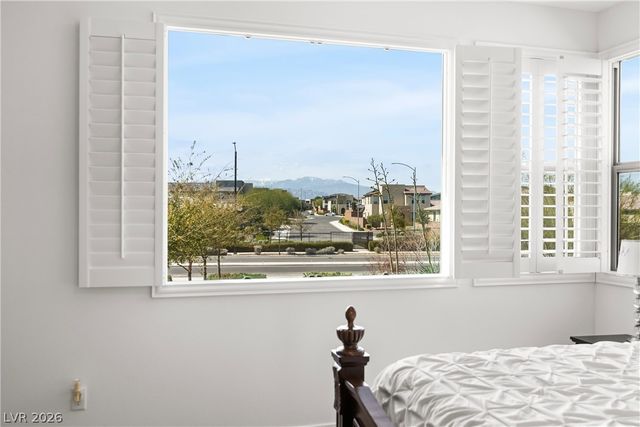 1422 Crimson Sunbird Avenue, North Las Vegas, NV 89084