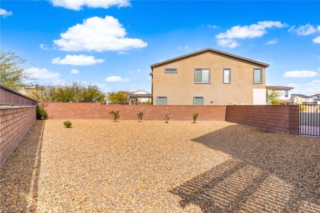 1422 Crimson Sunbird Avenue, North Las Vegas, NV 89084