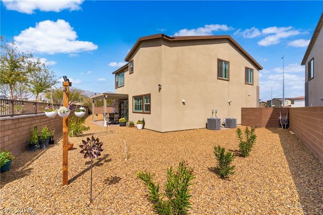 1422 Crimson Sunbird Avenue, North Las Vegas, NV 89084