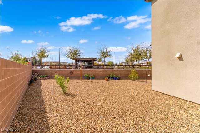 1422 Crimson Sunbird Avenue, North Las Vegas, NV 89084