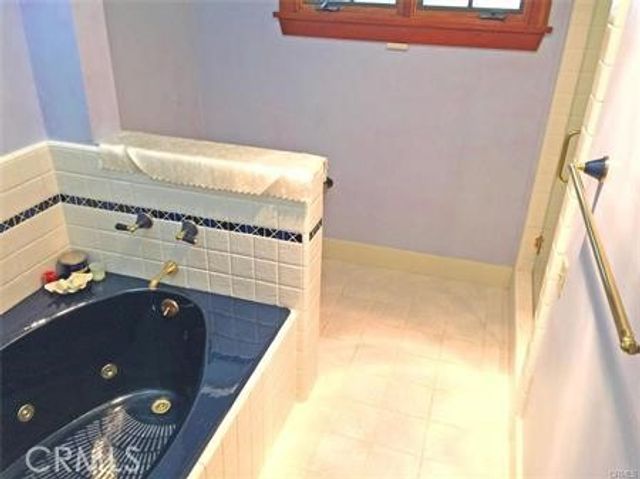 4457 Liveoak Dr, Claremont, CA 91711