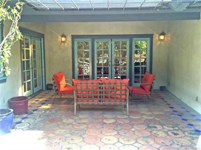 4457 Liveoak Dr, Claremont, CA 91711