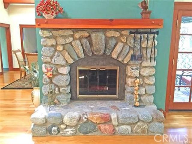 4457 Liveoak Dr, Claremont, CA 91711