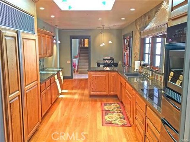 4457 Liveoak Dr, Claremont, CA 91711