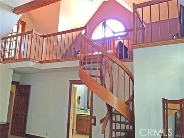 4457 Liveoak Dr, Claremont, CA 91711